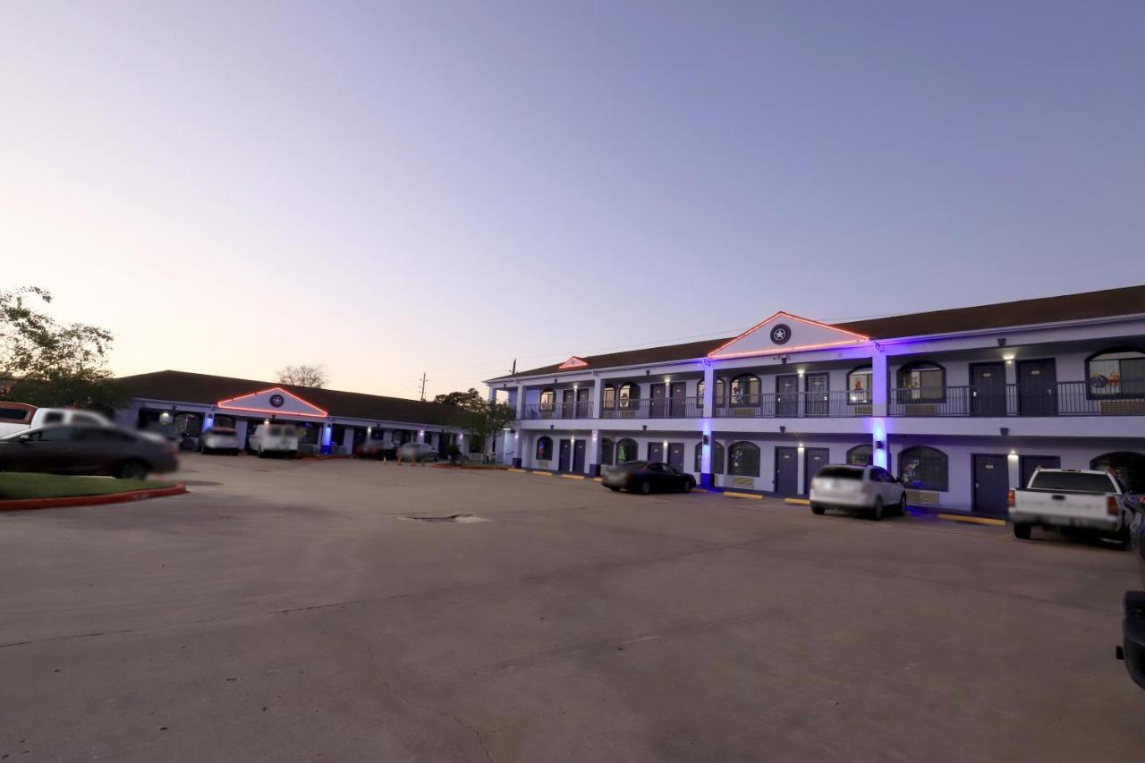 Scottish Inn And Suites Houston-Jones Road Louetta Exterior foto