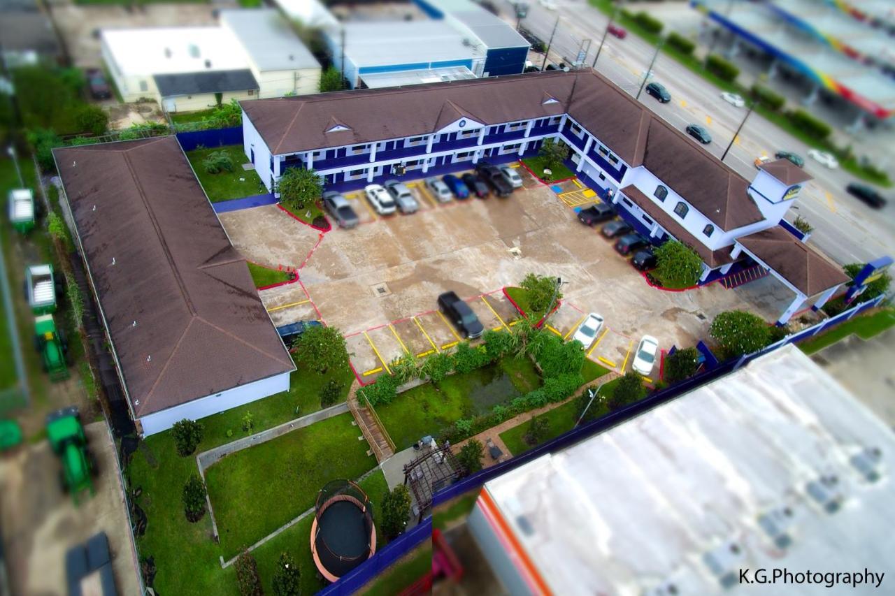 Scottish Inn And Suites Houston-Jones Road Louetta Exterior foto