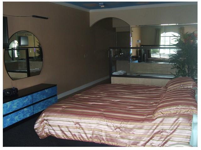 Scottish Inn And Suites Houston-Jones Road Louetta Zimmer foto